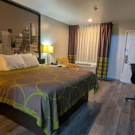 Super 8 By Wyndham Houston/Willowbrook Hwy 249 Экстерьер фото