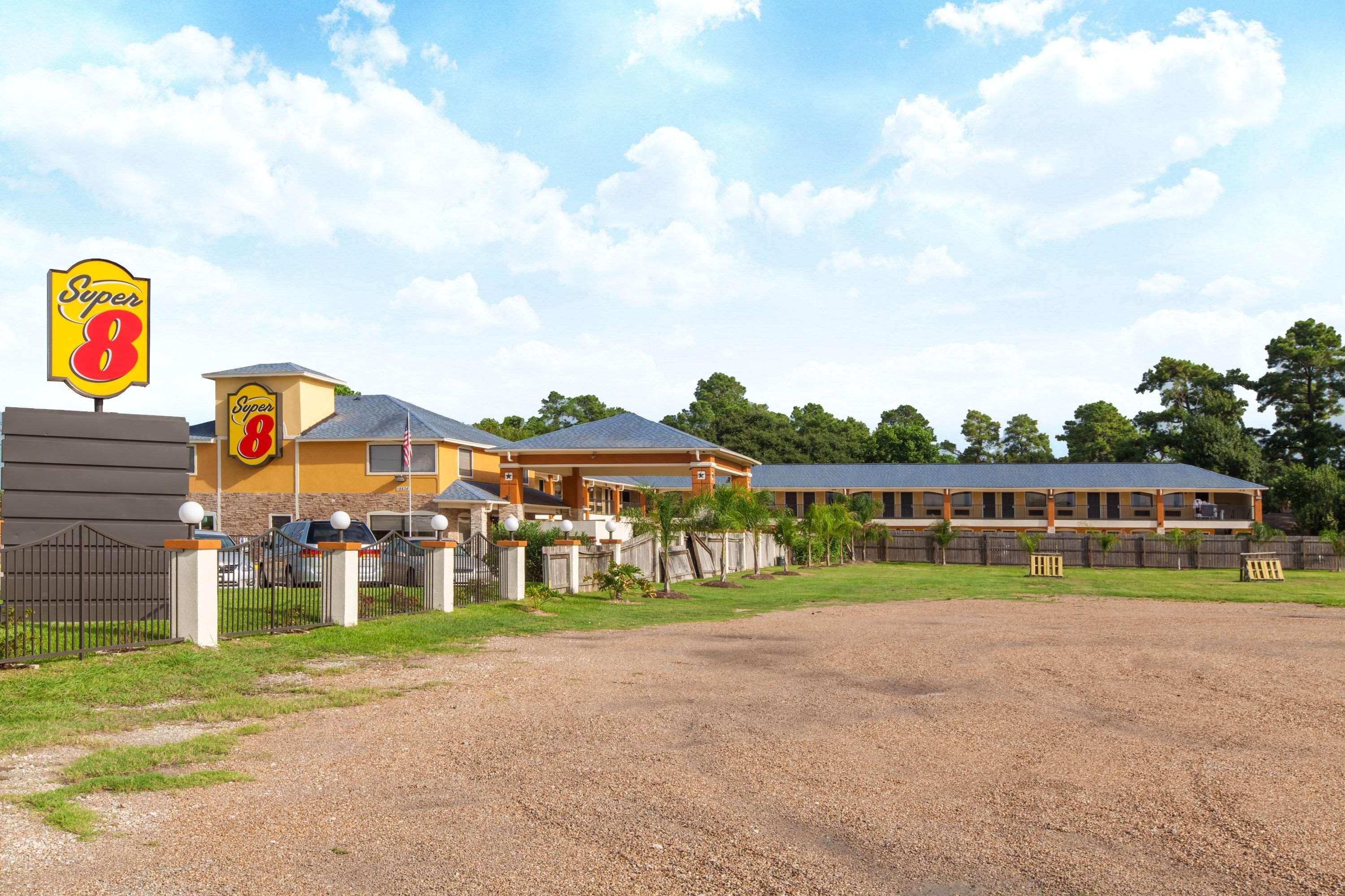 Super 8 By Wyndham Houston/Willowbrook Hwy 249 Экстерьер фото