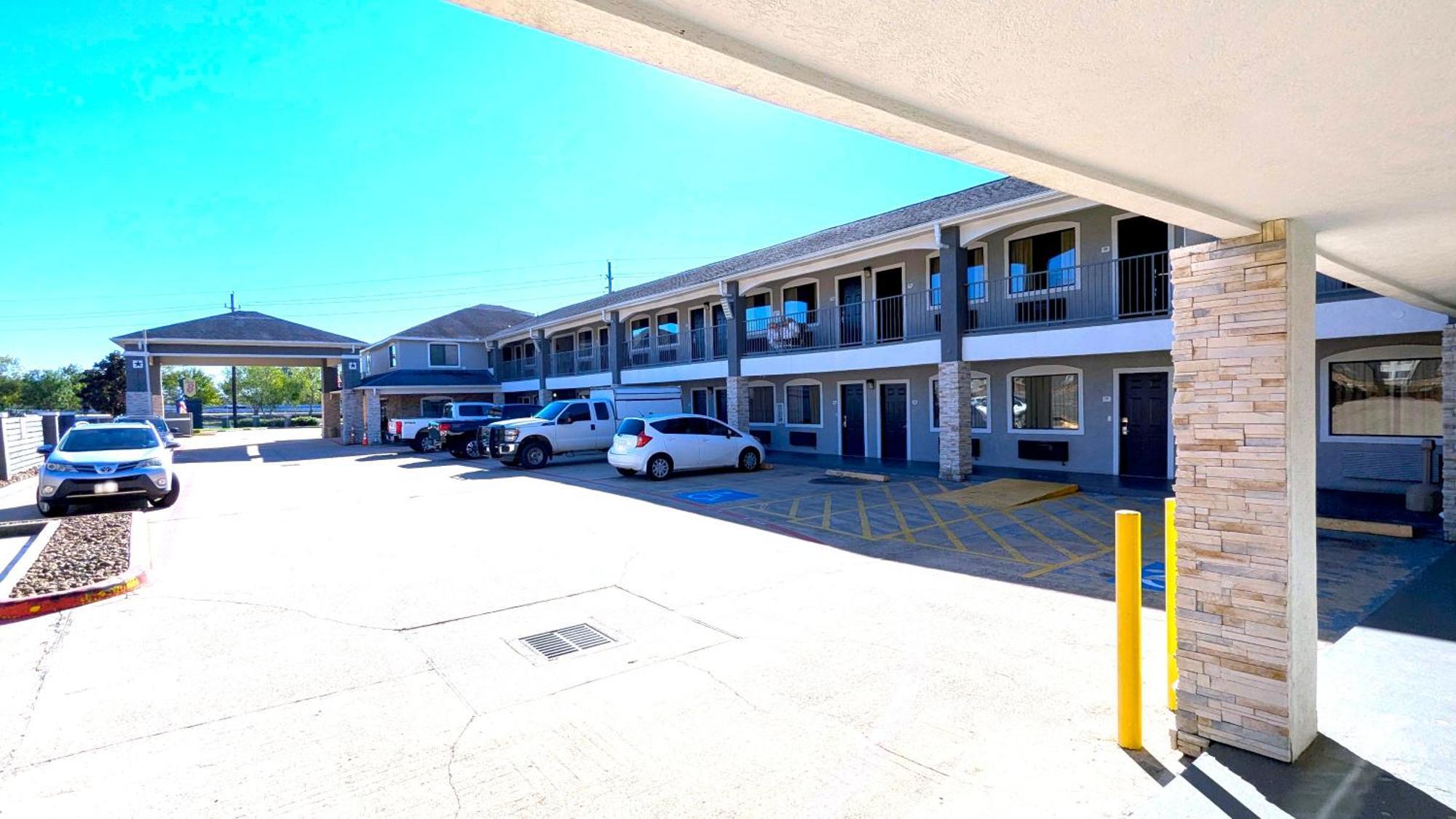 Super 8 By Wyndham Houston/Willowbrook Hwy 249 Экстерьер фото