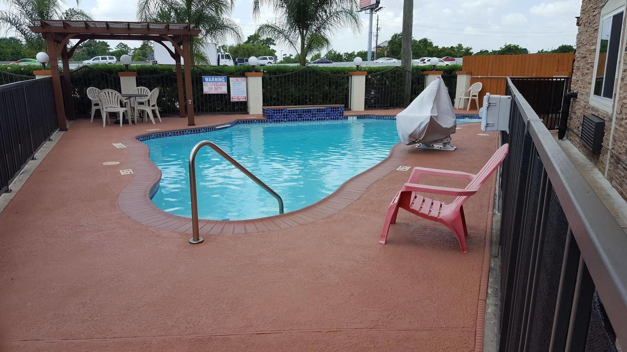Super 8 By Wyndham Houston/Willowbrook Hwy 249 Экстерьер фото
